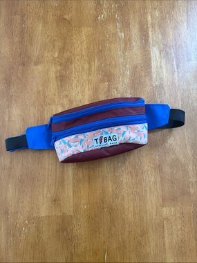 T Bag kids multi colored Fanny pack belt bag blue maroon retro colors athleisure